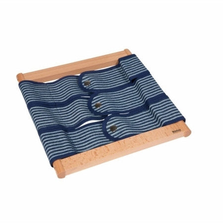 Infant / Toddler Dressing Frame: Snapping - מסגרת לבוש טיקטקים - Elementessori